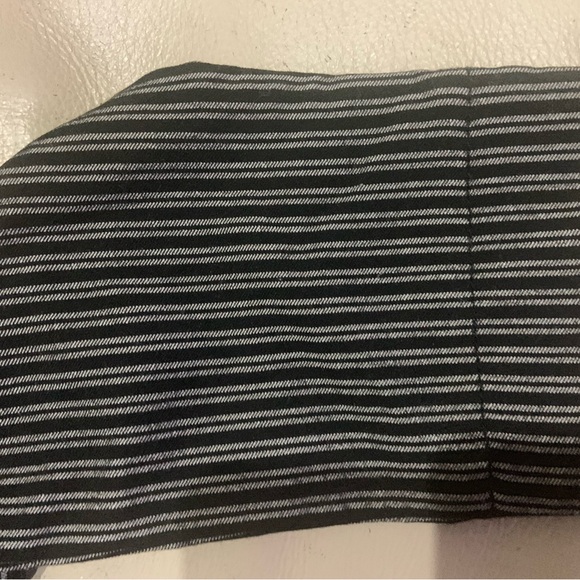 👖HOLLISTER SKINNY BLACK & GRAY STRIPED PANTS👖 - Picture 7 of 8